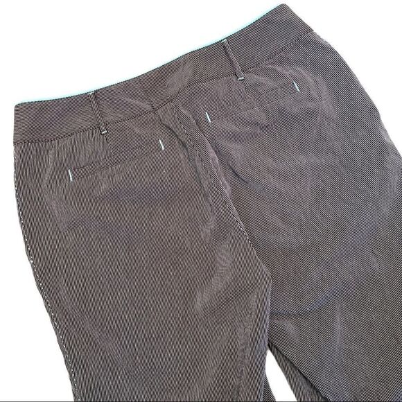 Cutter & Buck Annika Striped Golf Shorts Sz 8 - Picture 6 of 11